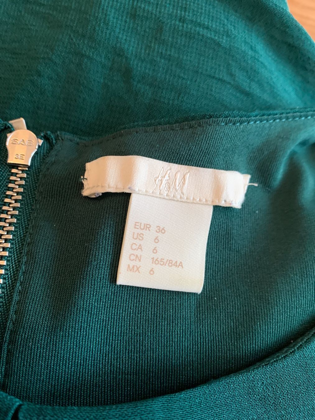 Kleider: Jolie robe verte H&M taille 36 ou S – Gebraucht aus MEYRIN von Gwendo10 2