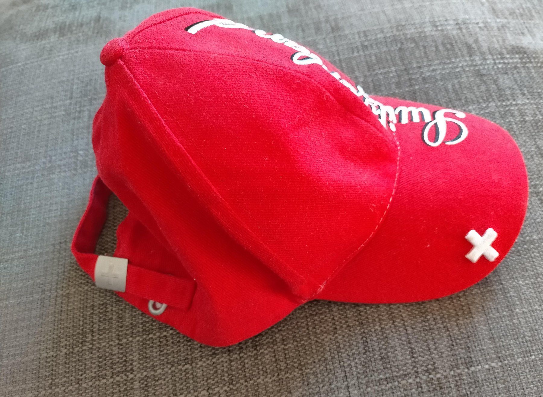 Autres vêtements & accessoires: Schweizer Kappe – Neuf avec emballage d'origine à Zürich par nachoazofra 2