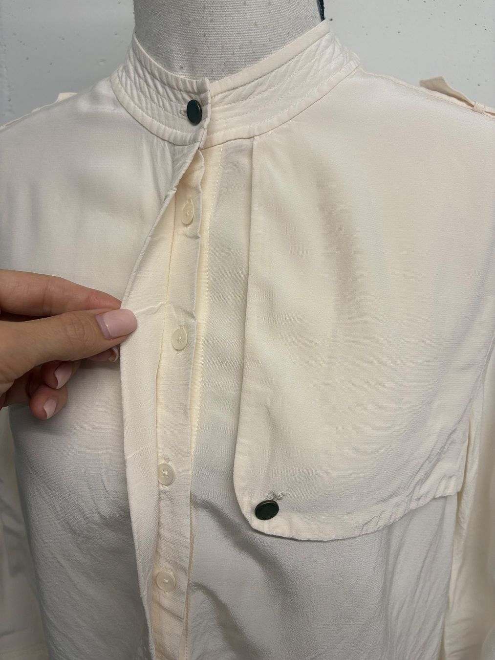 Tommy Hilfiger Camicette: Tommy Hilfiger Bluse in Creme Gr. 34 Viskose – Nuovo (secondo la descrizione) da Regensdorf venduto da secondchancefashion 1
