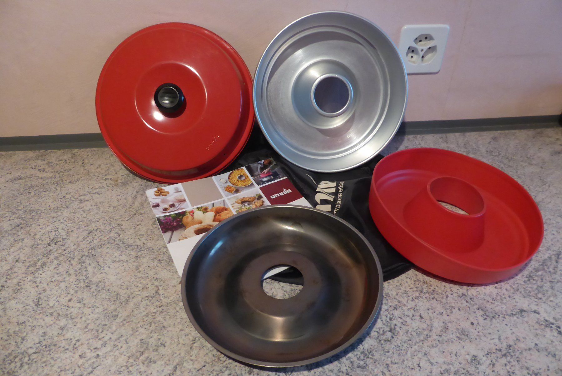 Omnia Elettrodomestici da cucina: Camping Wohnmobil - Omnia Backofen Set – Usato da Brunnadern venduto da vapiano