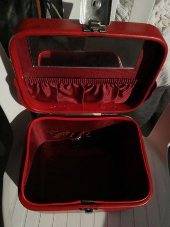 Beauty Koffer Vintage 60 er Jahre rot mit Schloss Neuwertig
