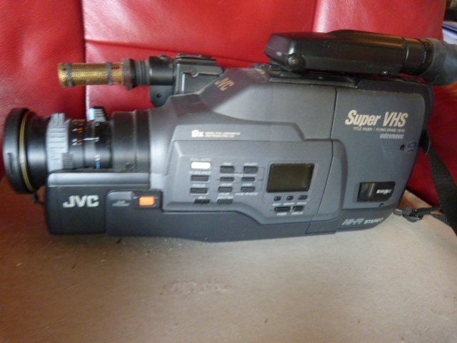 JVC Videocamere: JVC Kamera-Recorder GR-S99E – Usato da Nunningen venduto da Rugeli69