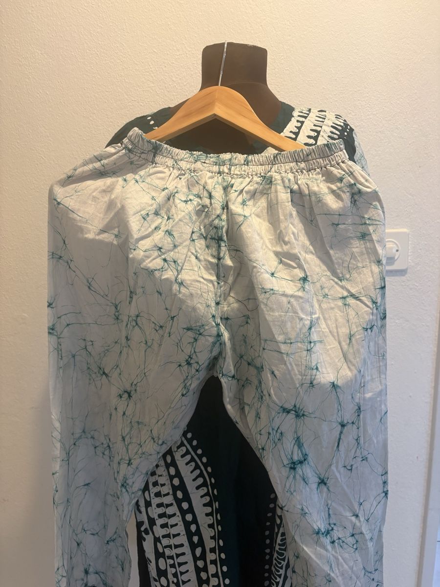 Lots de vêtements: Damen Set Batik Muster dunkelgrün  2 Teiler – Neuf (Voir description) à Bösingen par ash_jnn8 3