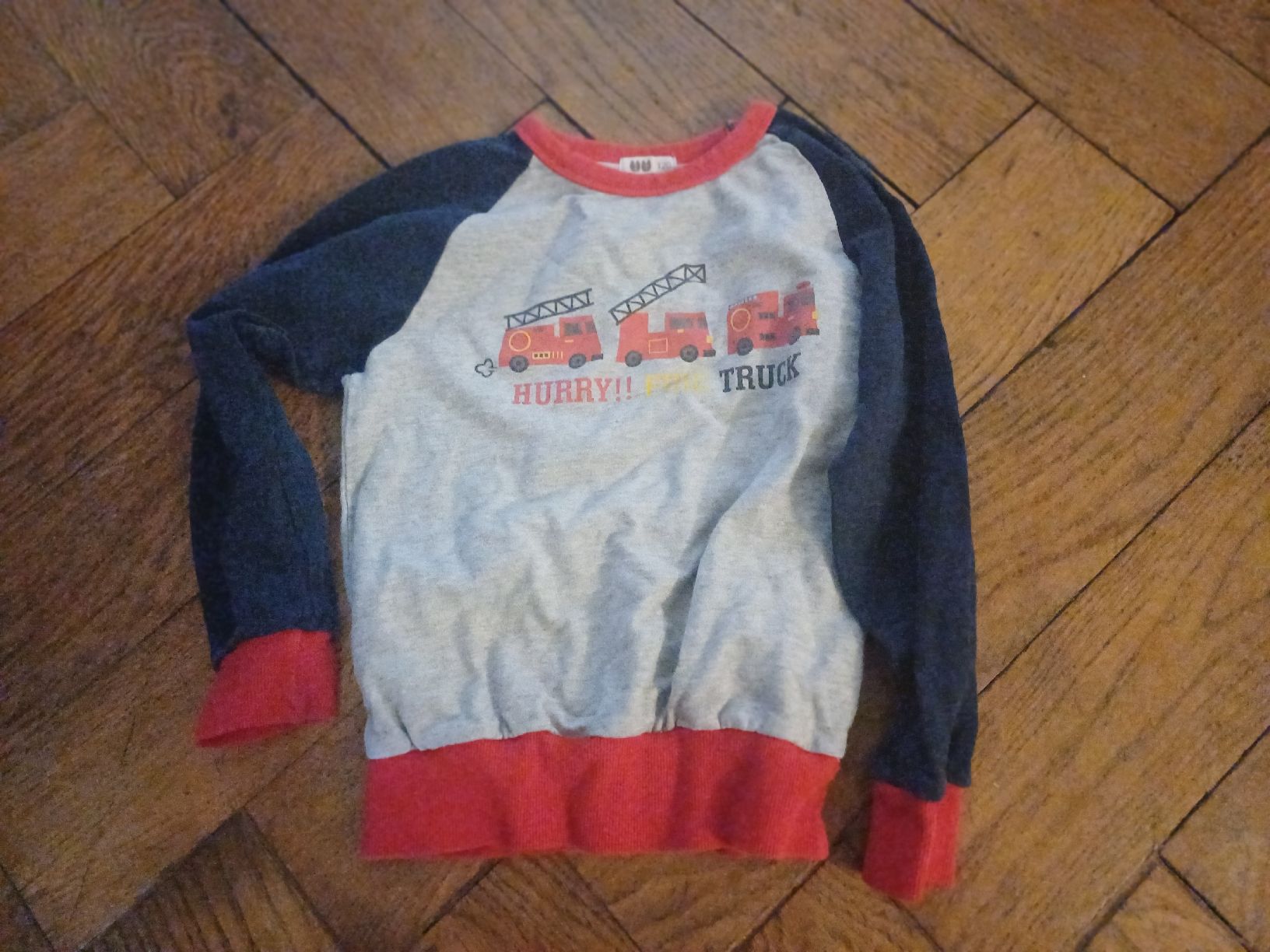Maglioni & Felpe: Dünner Pullover Grösse 116/122 – Usato da Schönenwerd venduto da pomodor