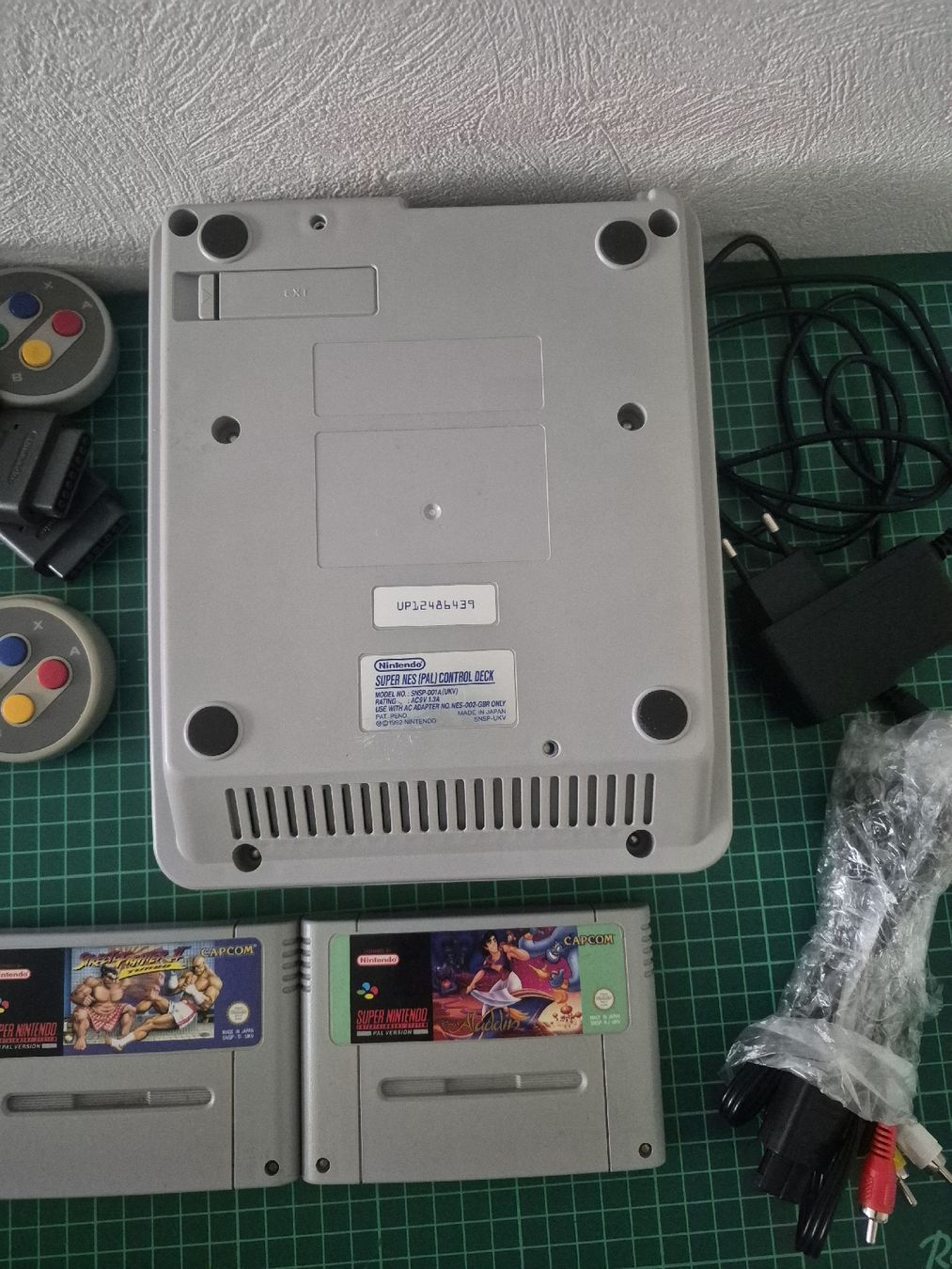 Nintendo Konsolen: Super Nintendo SNES PAL Console with 2 games & 2 pads – Gebraucht aus Meyrin von Retro-GZ 3