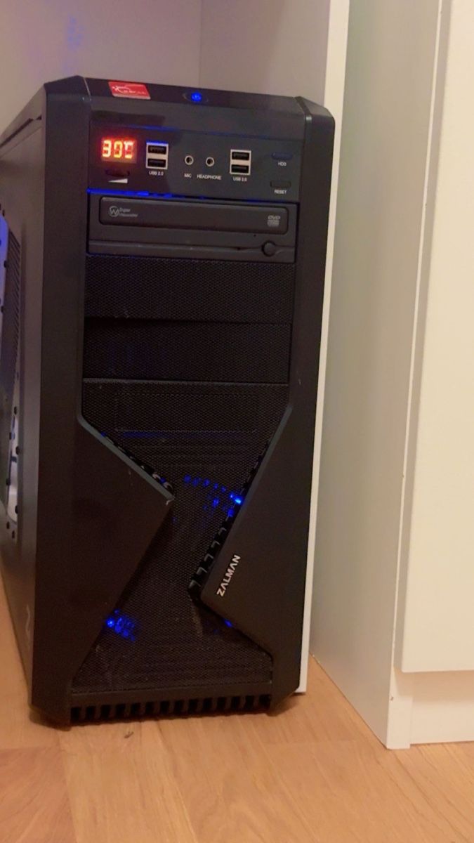 Intel PCs: Leistungsstarker Desktop-PC – D'occasion à Zürich par yoh_yt9c 2
