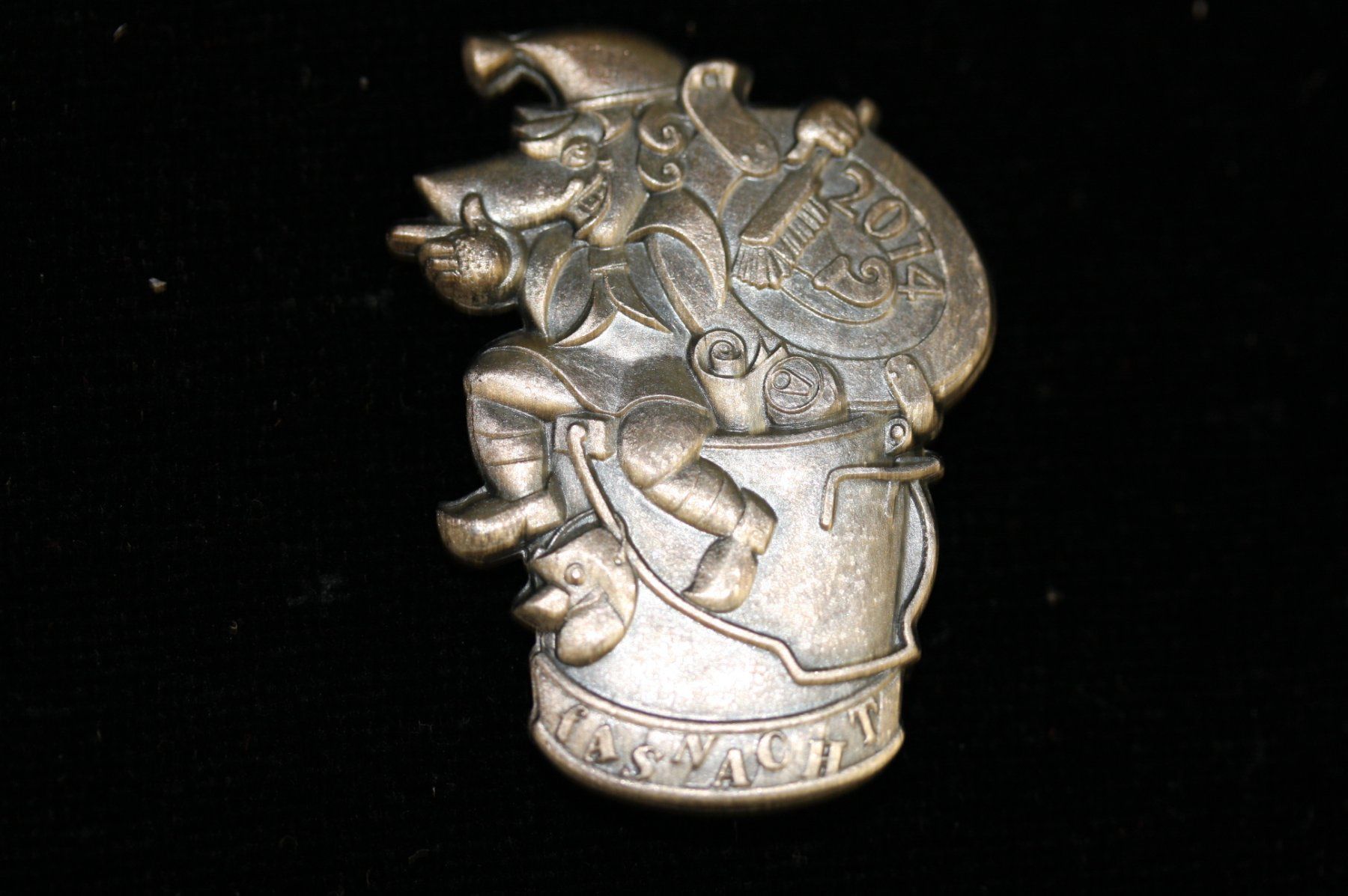 Basler Placchette & Badge: Basler Fasnachtsplakette 2014 Silber – Usato da Allschwil venduto da Schluurbi605