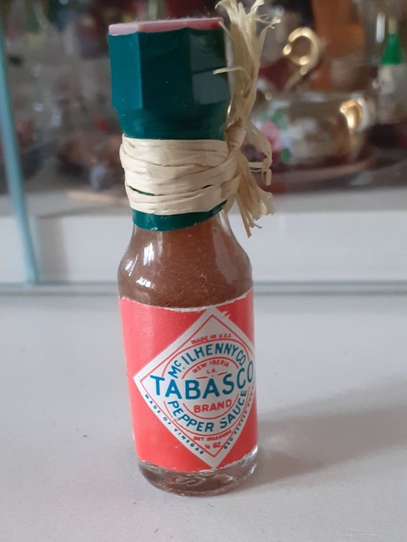 Giocattoli: Puppenstube - Tabasco-Flasche – Usato da Mörschwil venduto da lindaswunderkiste 1
