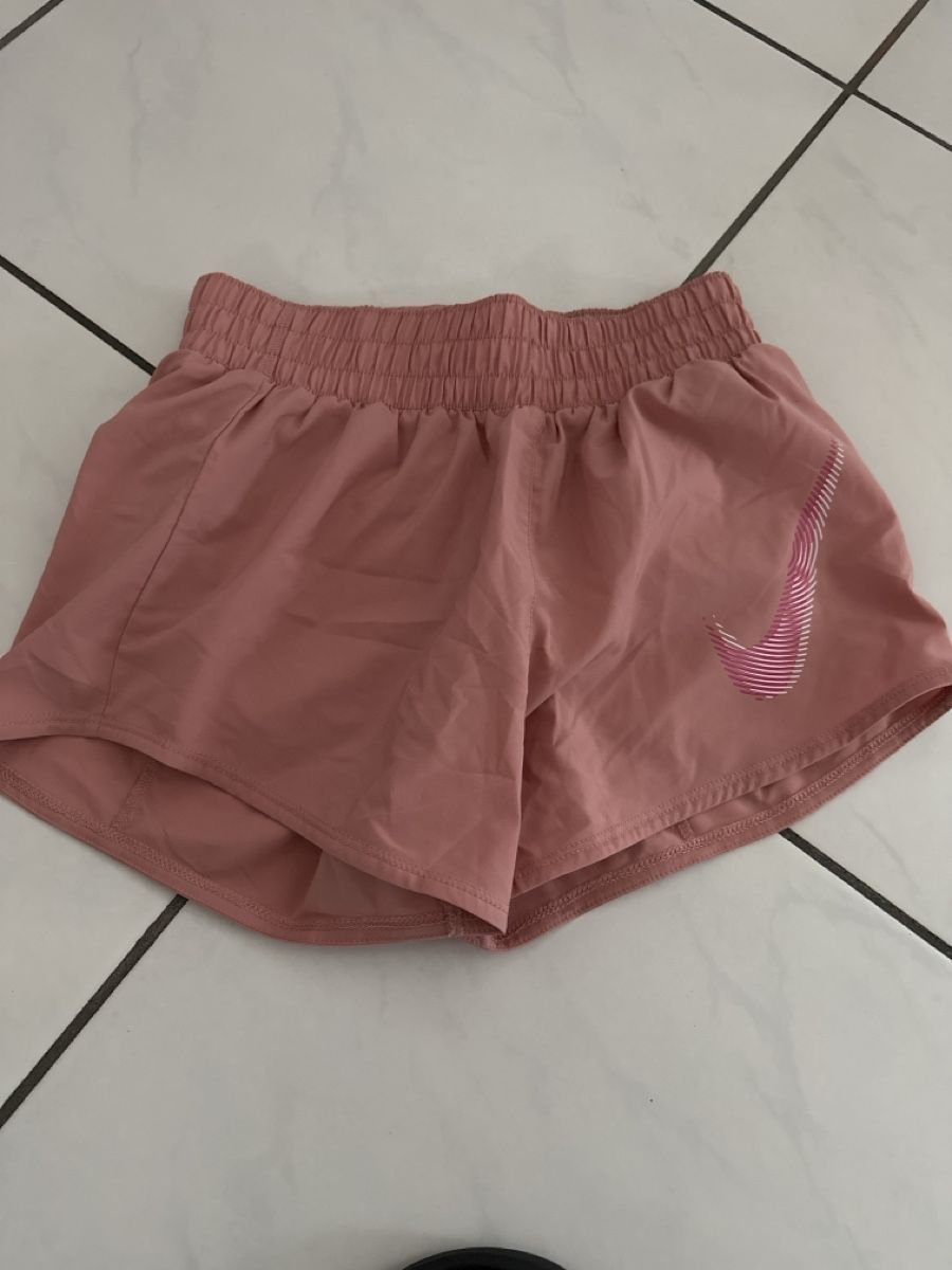 Nike Pantaloni: Nike Shorts Running rosa Gr. XS – Usato da Wileroltigen venduto da torro11