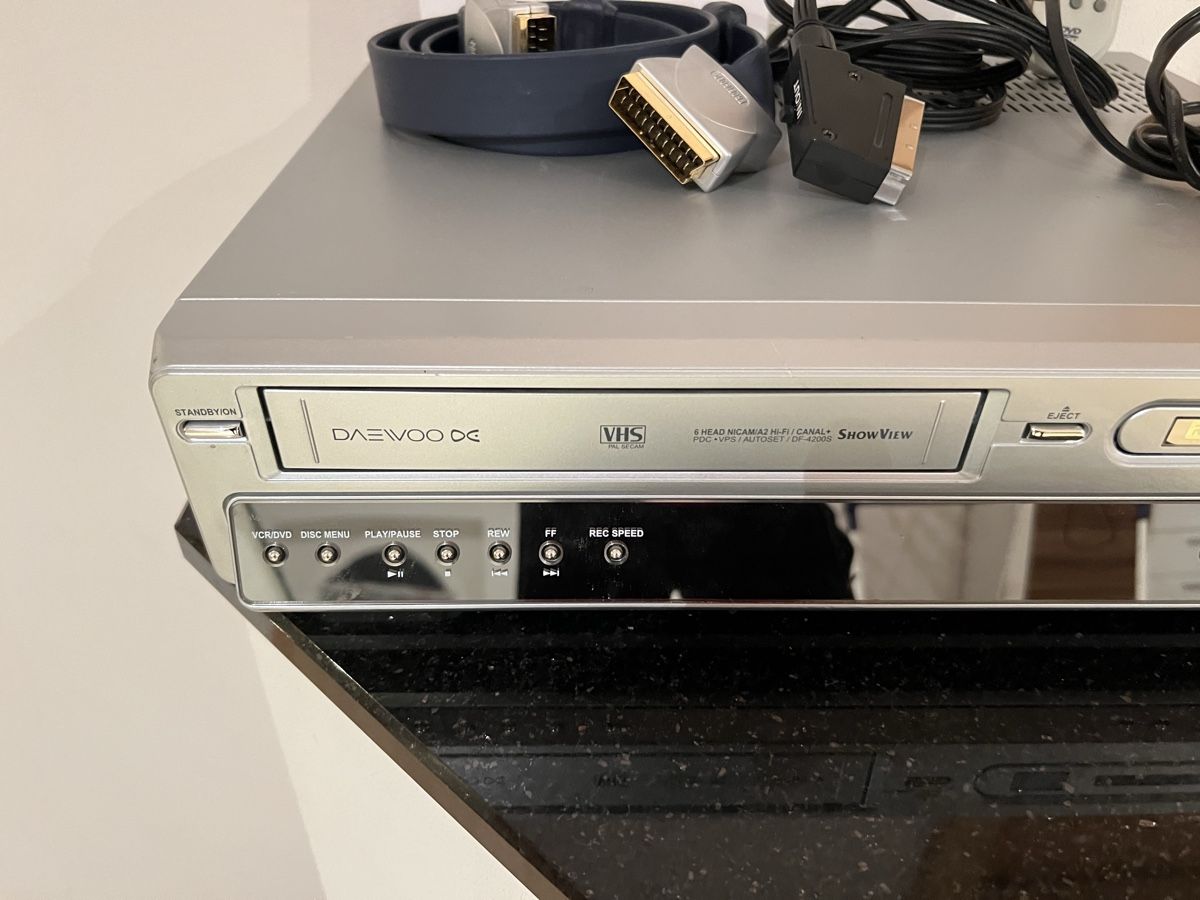 Daewoo Registratori: VHS & DVD Videorecorder von Daewoo – Usato da Schongau venduto da Retro_Shop 2