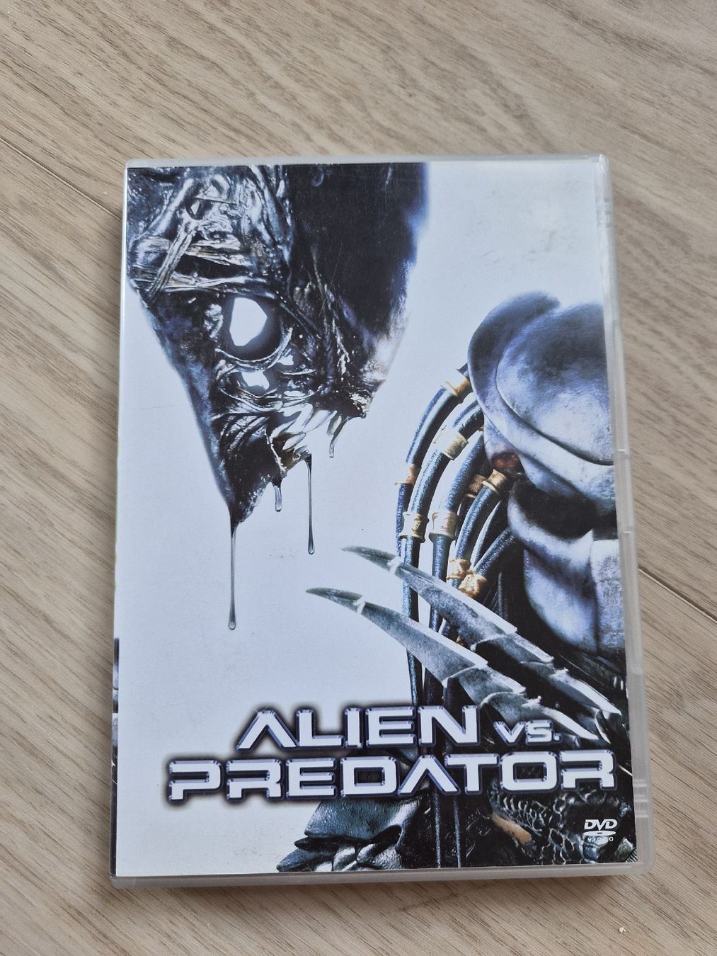 Alle DVDs: Film DVD Alien vs Predator  – Gebraucht aus La Joux FR von car_ck96