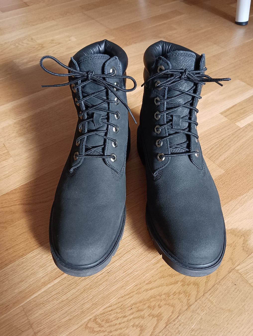 Timberland Herrenschuhe: Neuwertige Timberland 6 inch Basic Herren Winterschuh Gr. 44 – Neu (gemäss Beschreibung) aus Densbüren von H-76 9