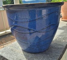 Grosser blauer Blumentopf zum abholen