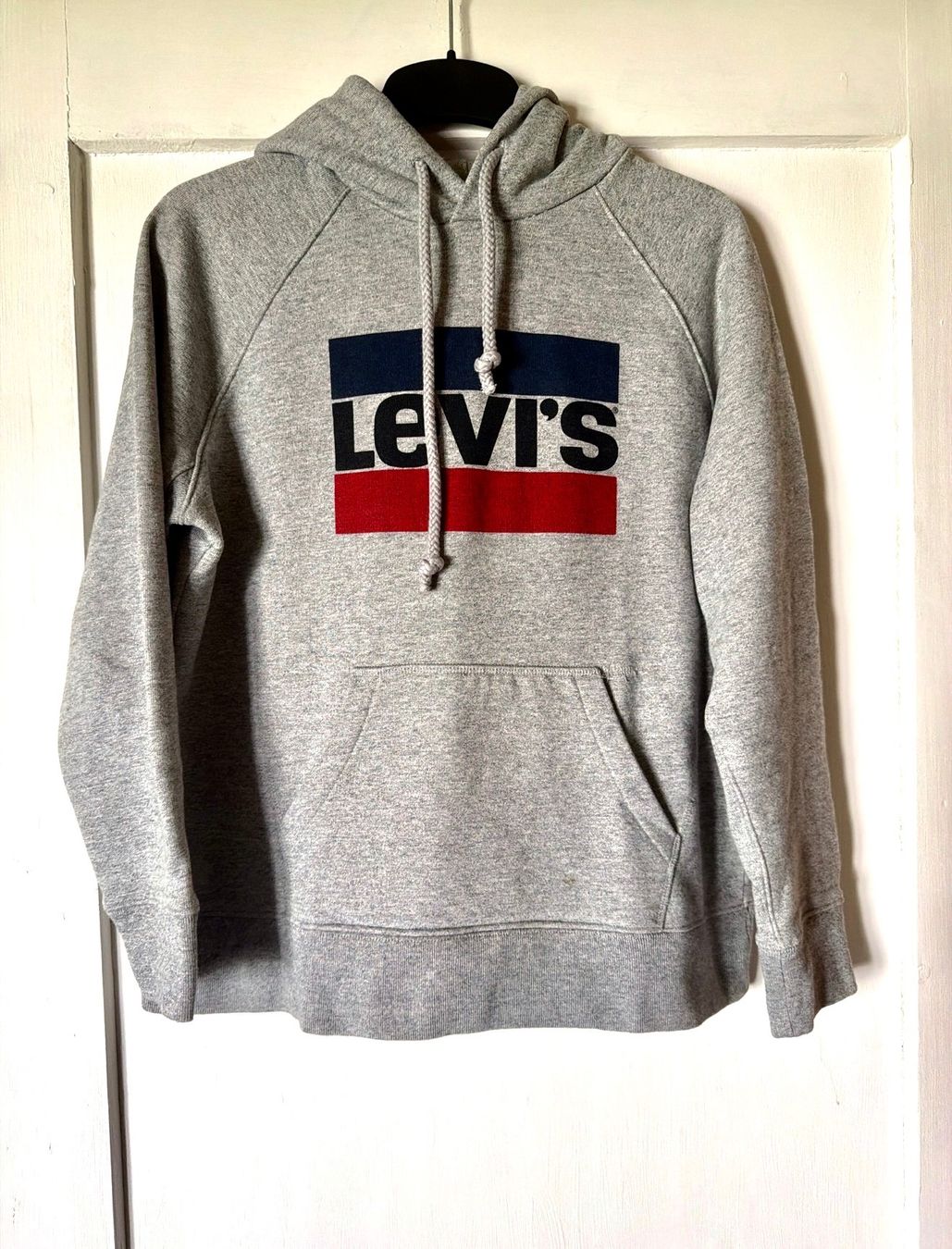 Levi's Maglioni & Felpe: Levi's Kapuzenpullover grau Grösse M – Usato da Brunnen venduto da Sandy_closet1