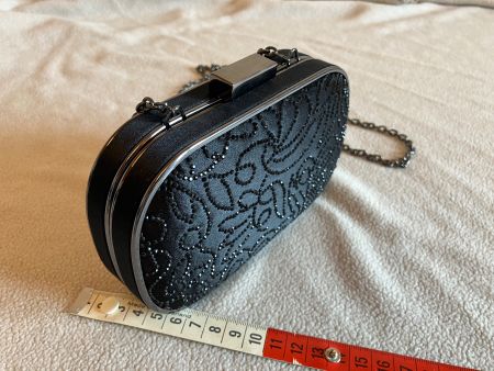 Elegante Menbur Clutch / schwarz mit Kette NEUWERTIG!