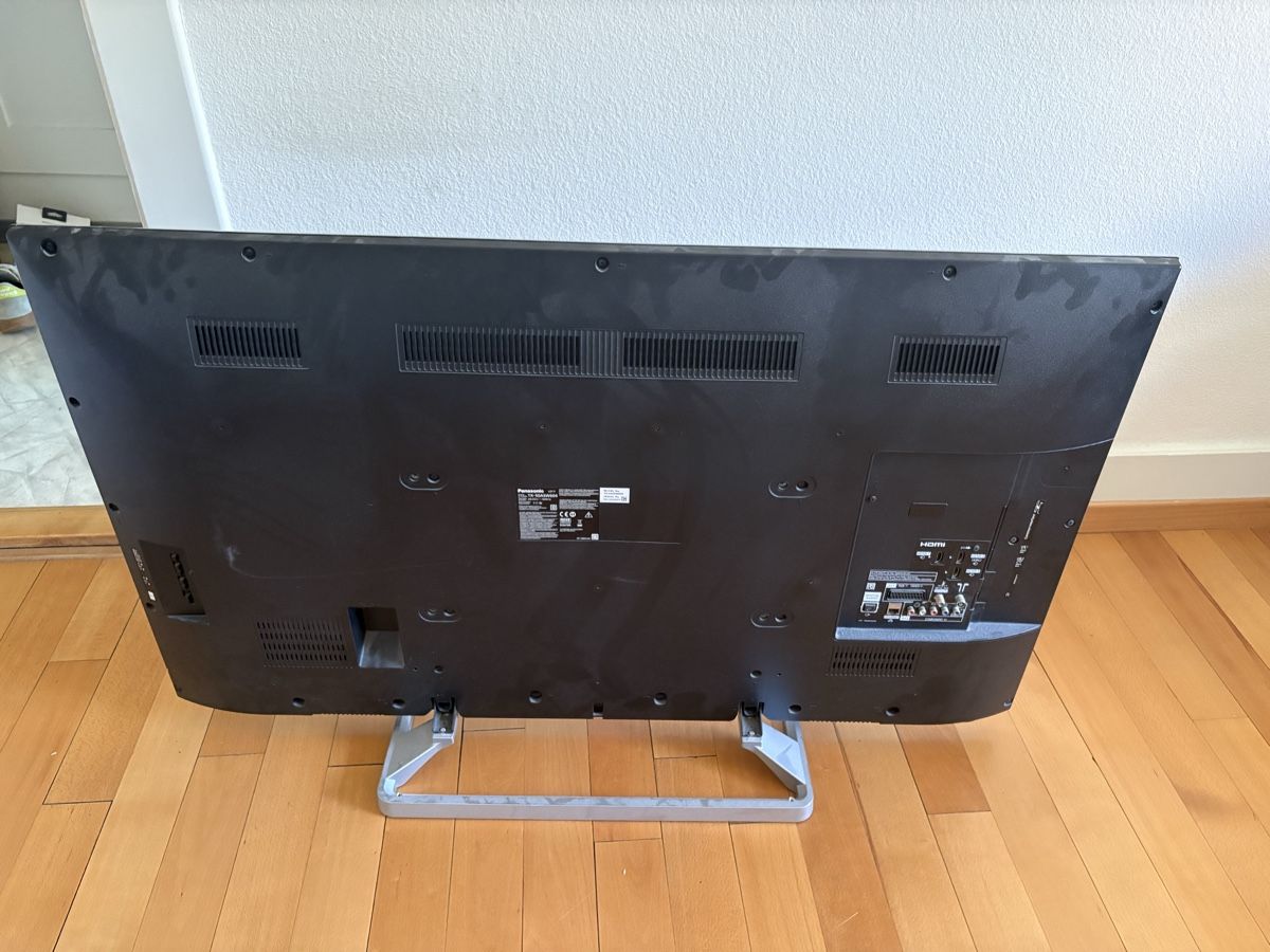 Panasonic Fernseher: Panasonic LCD Fernseher  – Gebraucht aus Zürich von leh_w2kl 1