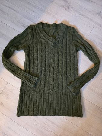 Damen Pulloverkleid olivgrün mit Zopfmuster V-Ausschnitt gut
