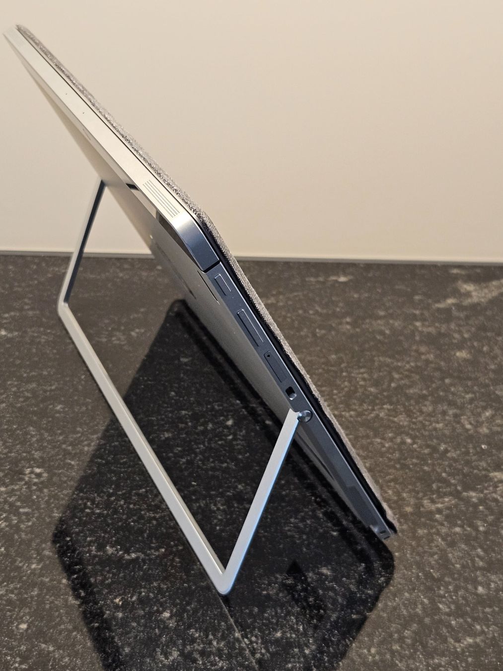 Hewlett Packard Notebook: HP Elite x2 1012 G1 - inkl. Dockingstation – Usato da Hinwil venduto da 97 4