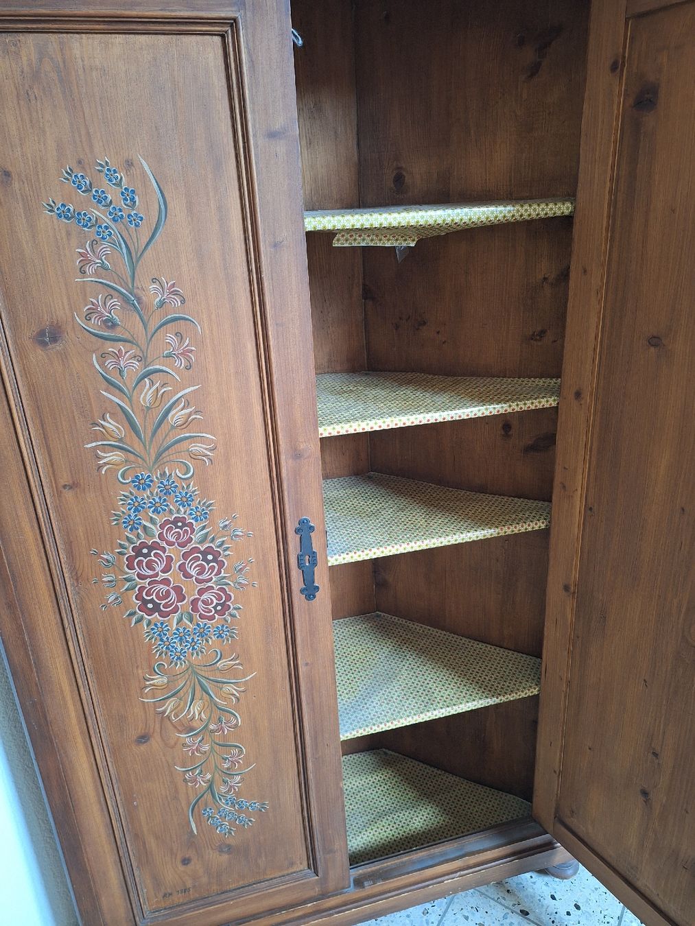 Armadi: Wunderschöner Bauern-Eckschrank – Usato da Altendorf venduto da NaNu13 3