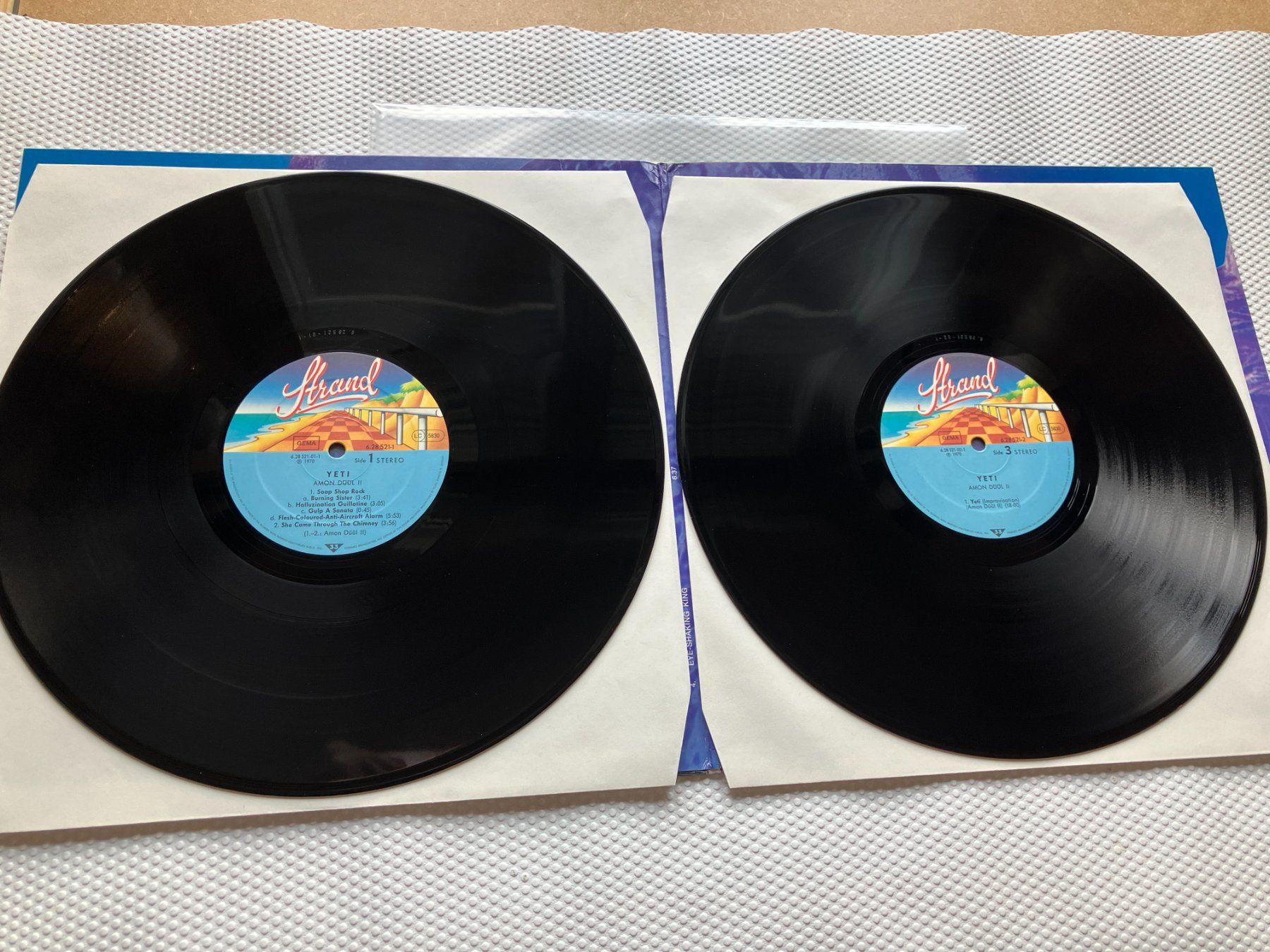 Dischi in vinile: Amon Düül II – Usato da Aarwangen venduto da Jukebox3 4