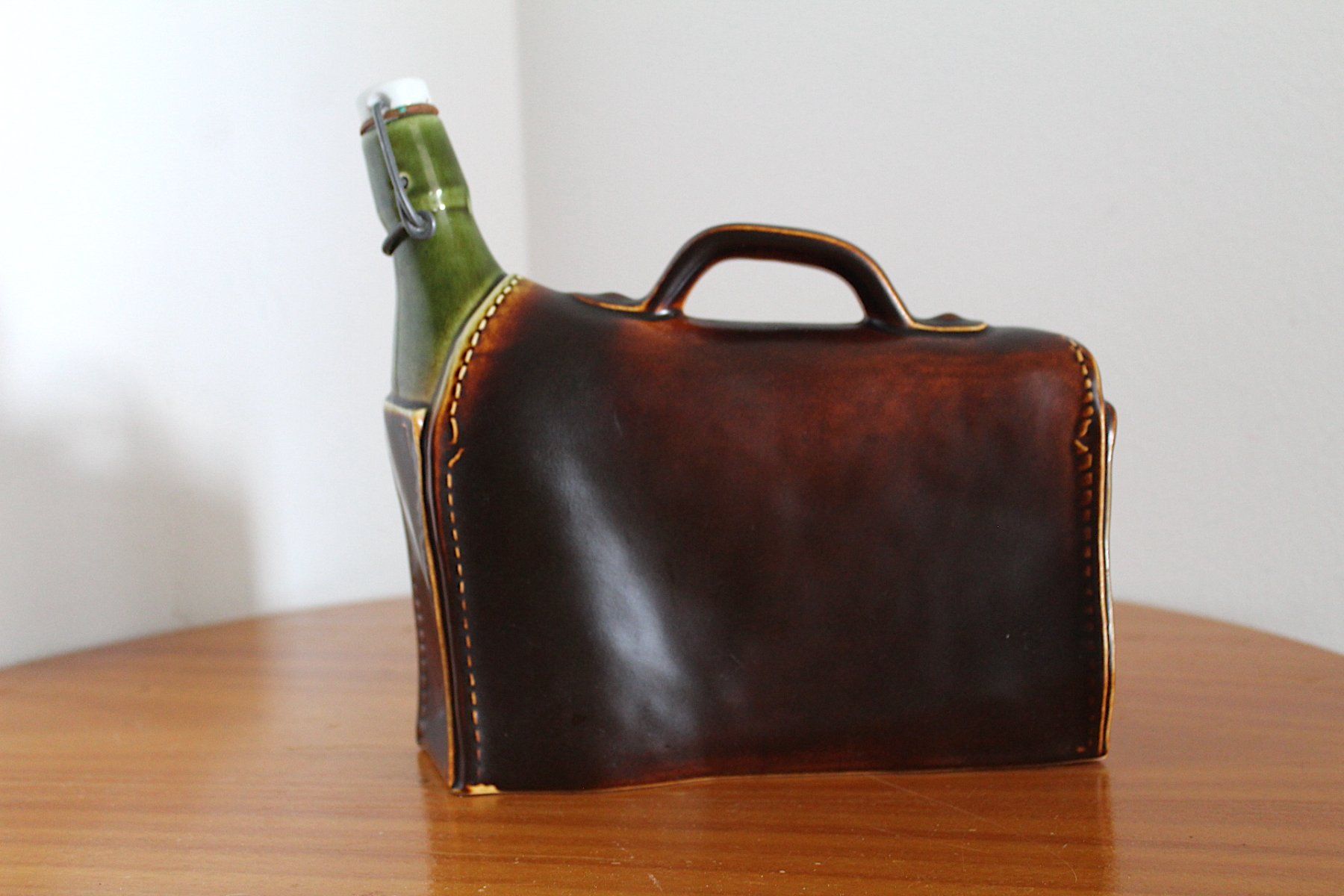 Altro: Vintage , Keramik-Schnapsflasche - Aktentasche – Usato da Locarno venduto da fripui 2