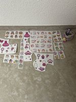 Kindersticker und Haargummi