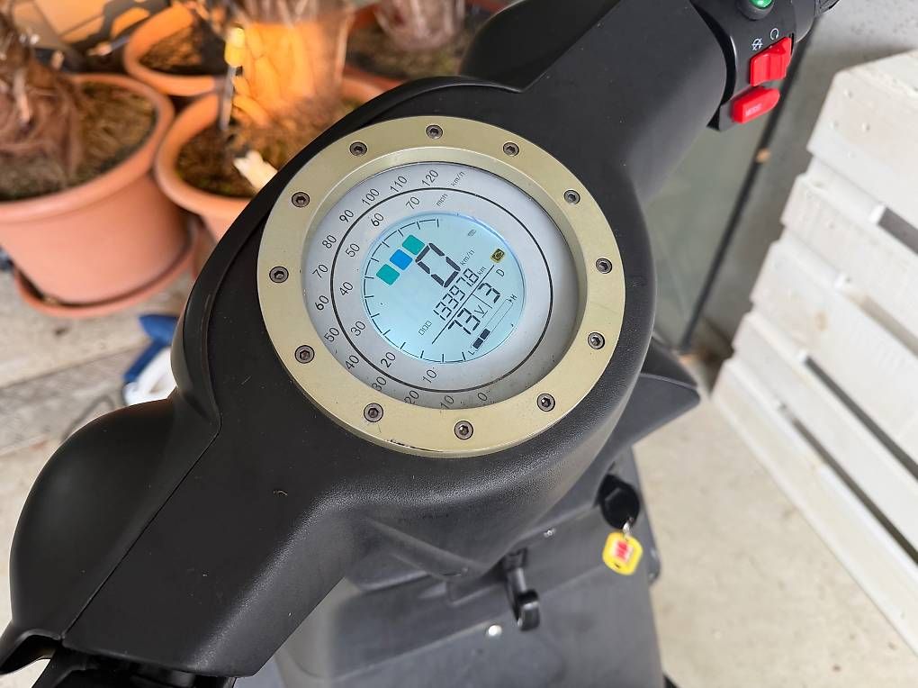 Scooter: Vengo 100 Elektroroller ab Service – Usato da Heitenried venduto da Ren_Fel 1