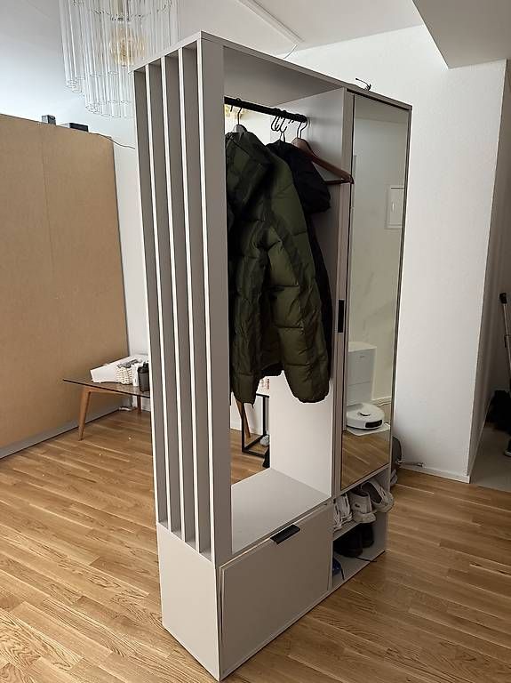 Porte manteau: Garderobe – D'occasion à Therwil par ds7_tl2m 1