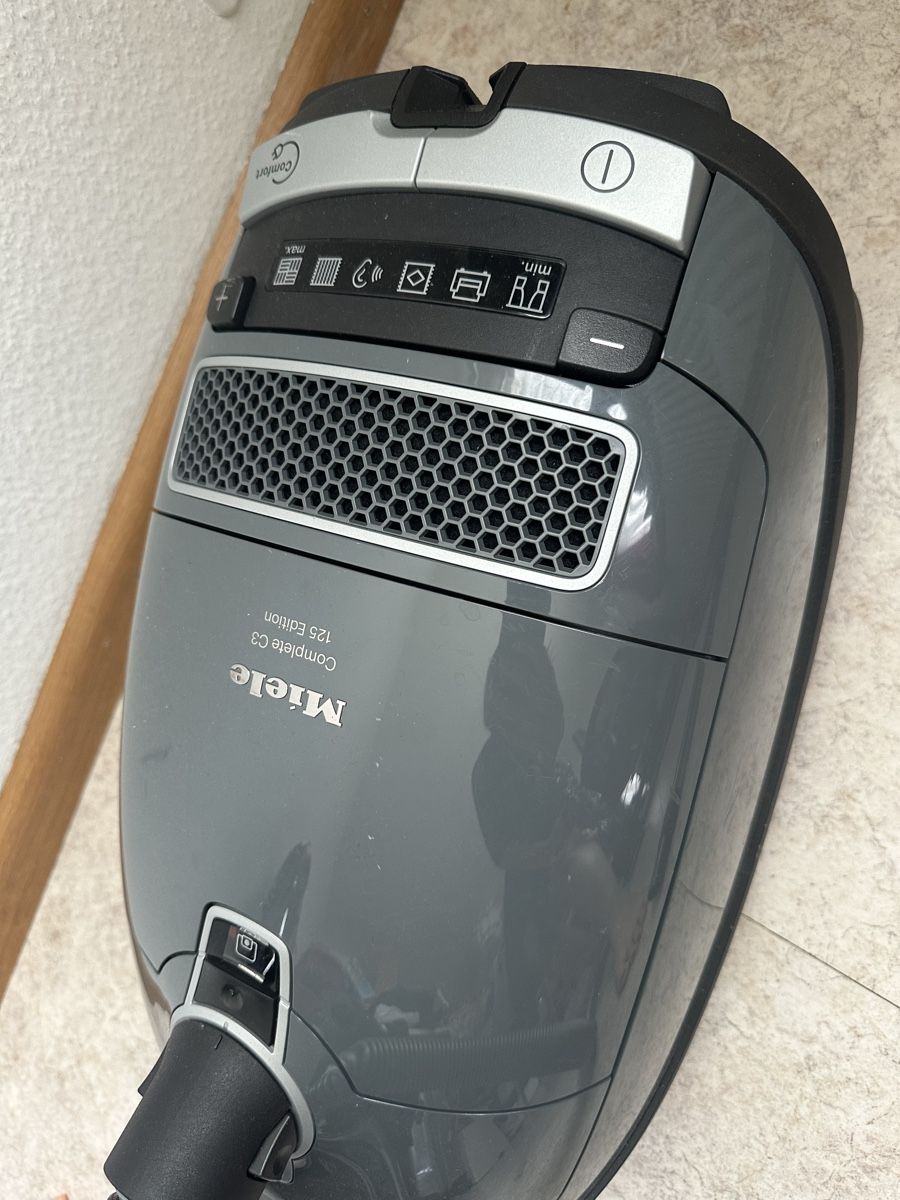 Miele Aspirapolveri & Accessori: Miele  C3  Staubsauger, TOP Zustand – Usato da Pratteln venduto da milisandra