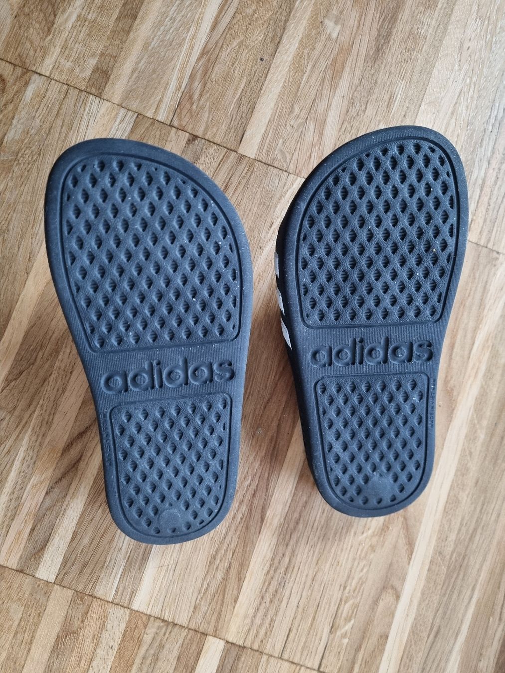 Adidas Schuhe für Jungen: Adiletten (Kinder) Grösse 28 – Gebraucht aus Liebefeld von Nobody7 2