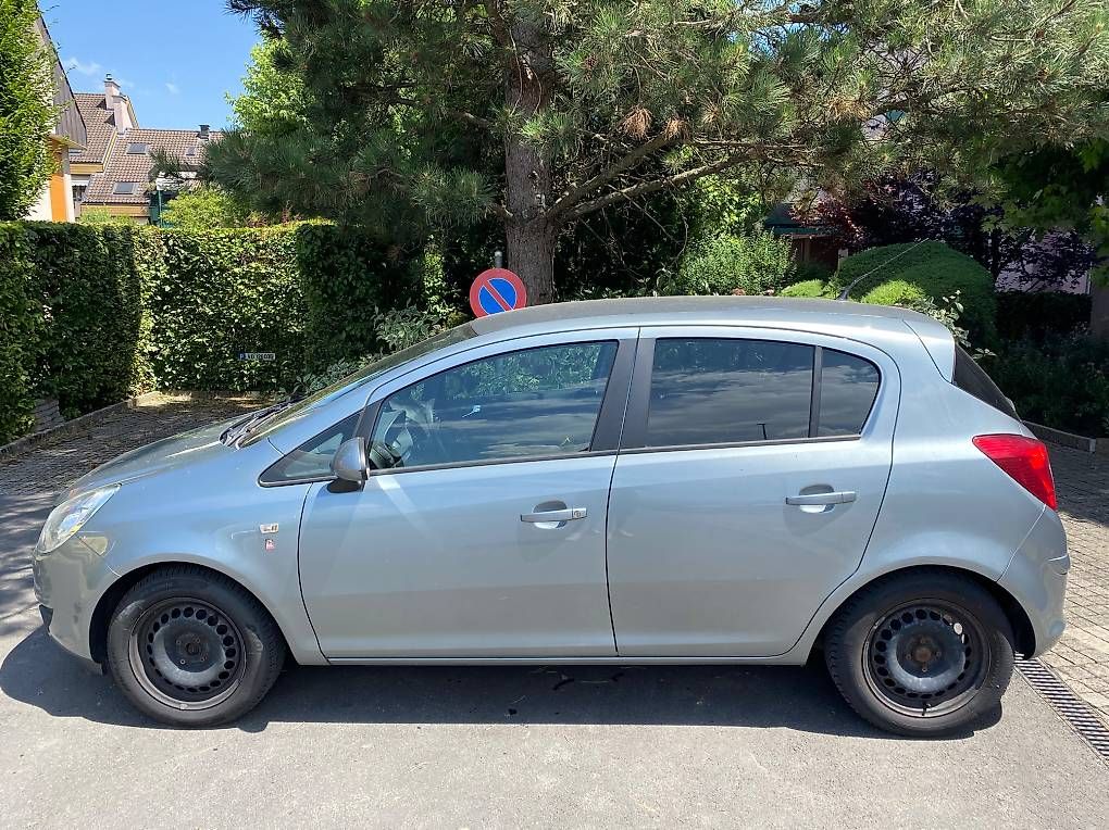 Autos: Opel corsa  – D'occasion à Ecublens VD par abu_f6q7