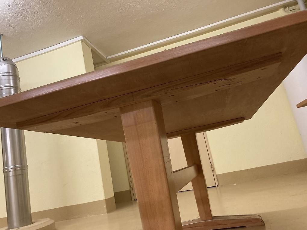 Tische: 2 Restaurant-Tische mit Buchen Platte – Gebraucht aus zürich von Apfel2 2