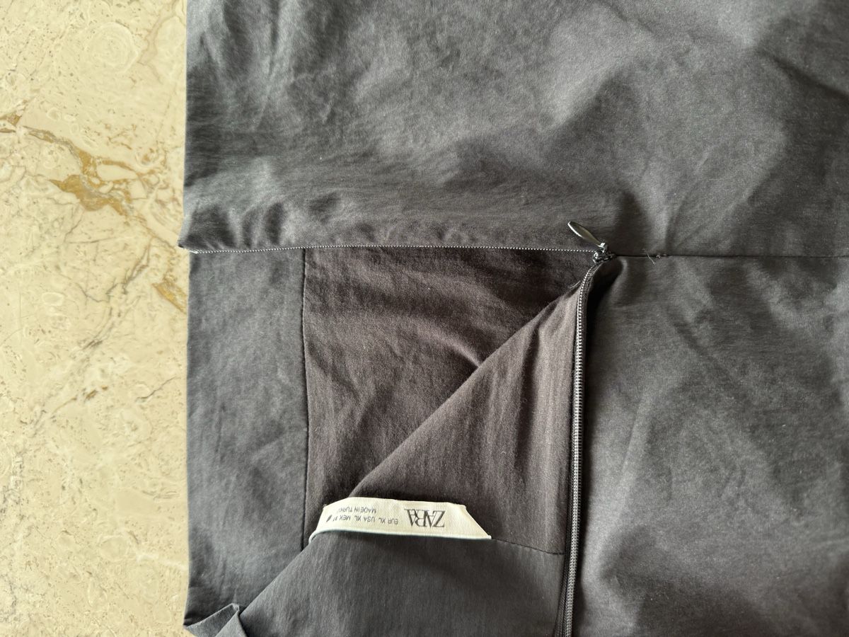 Zara Top: ZARA ZW Puffy Top XL – Usato da Lugnorre venduto da jettsett 6
