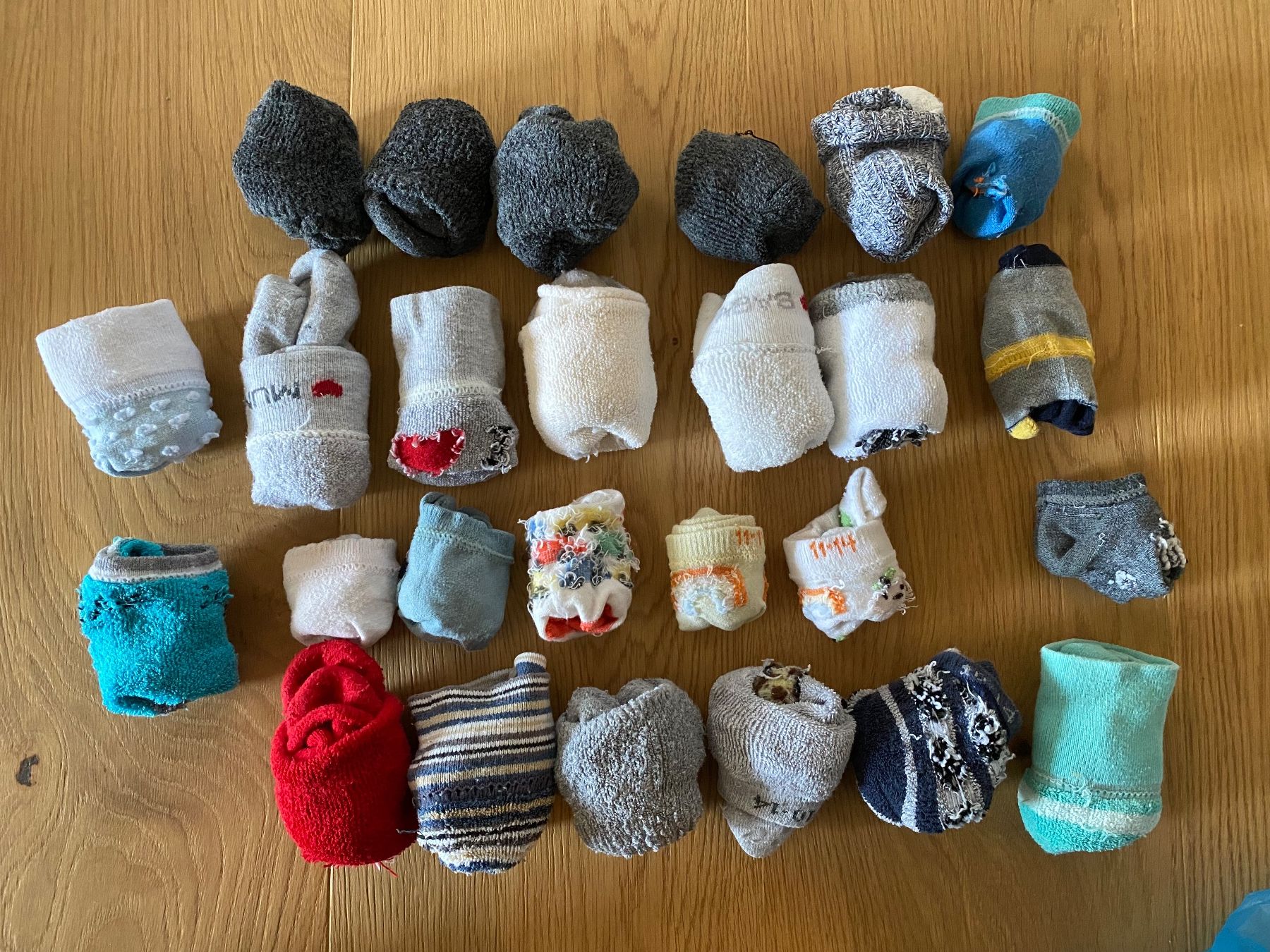 Calze per bambini: 26x Babysöckli ca 0-6M verschiedene Arten – Usato da Einsiedeln venduto da PaedeK84