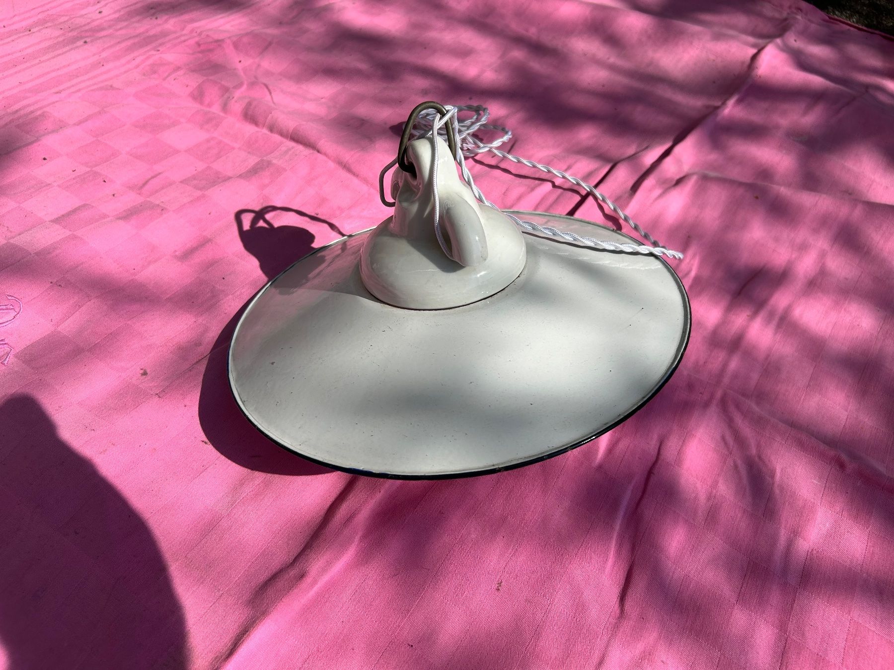 Lampen: Antike Hängelampe Emaille weiss Metall – Gebraucht aus Bremgarten b. Bern von Thermes 4