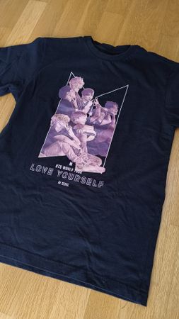 BTS World Tour, Love Yourseld in Seoul, T-Shirt, L 💜✨