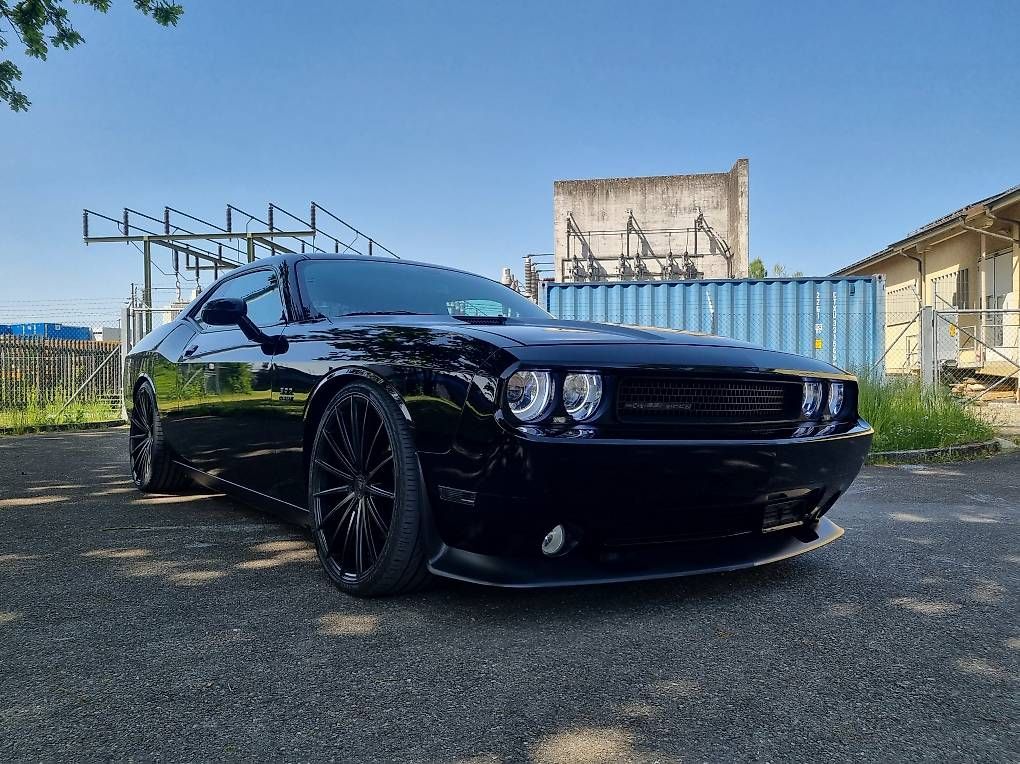 Dodge Automobili: Dodge Challenger SRT8 6.4L !!Handschalter!! – Usato da Nürensdorf venduto da pge002