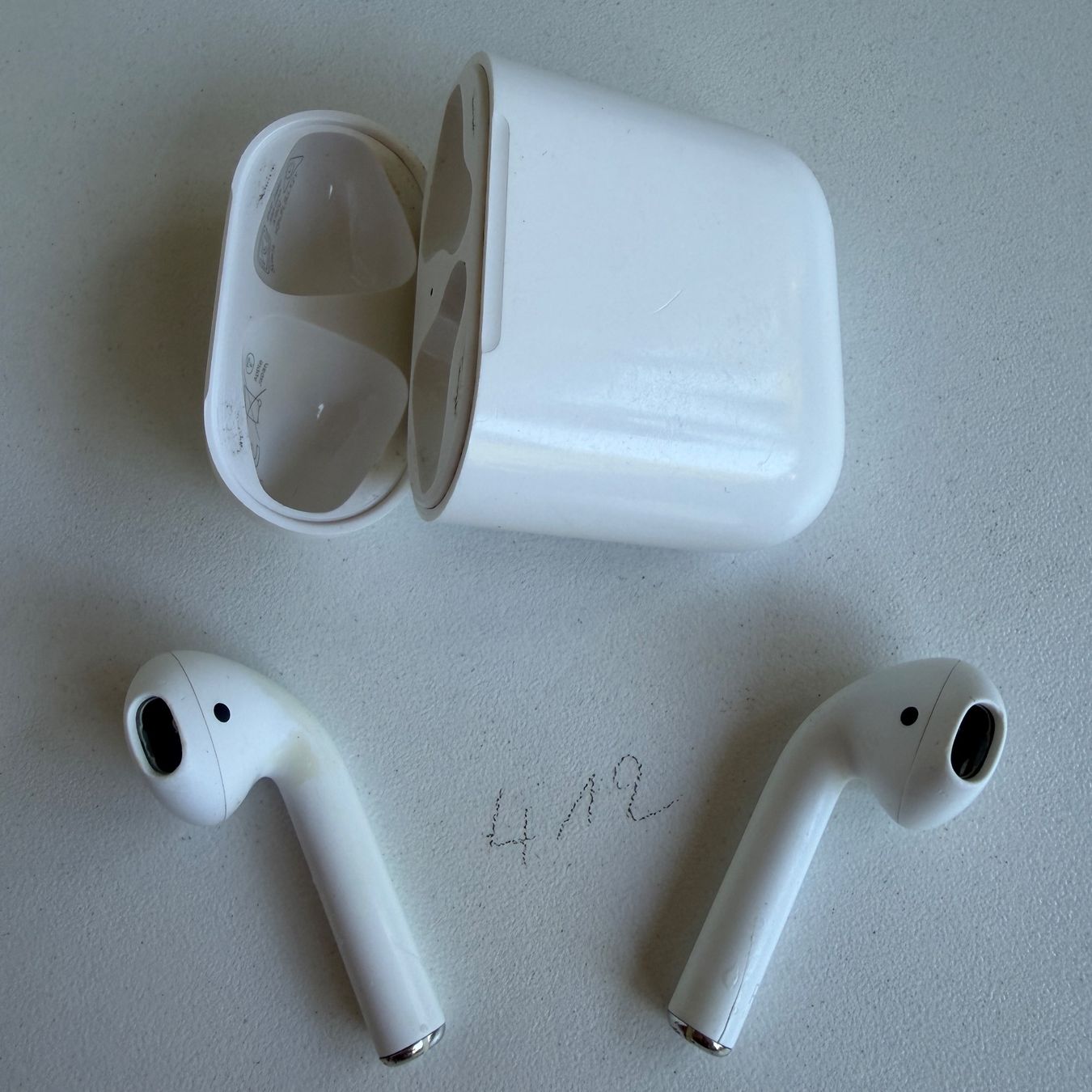 Apple Cuffie: Original Apple AirPods 2 Gen. Wireless Kopfhörer & Case – Usato da Basel venduto da MY.AIRPODS.SHOP 1