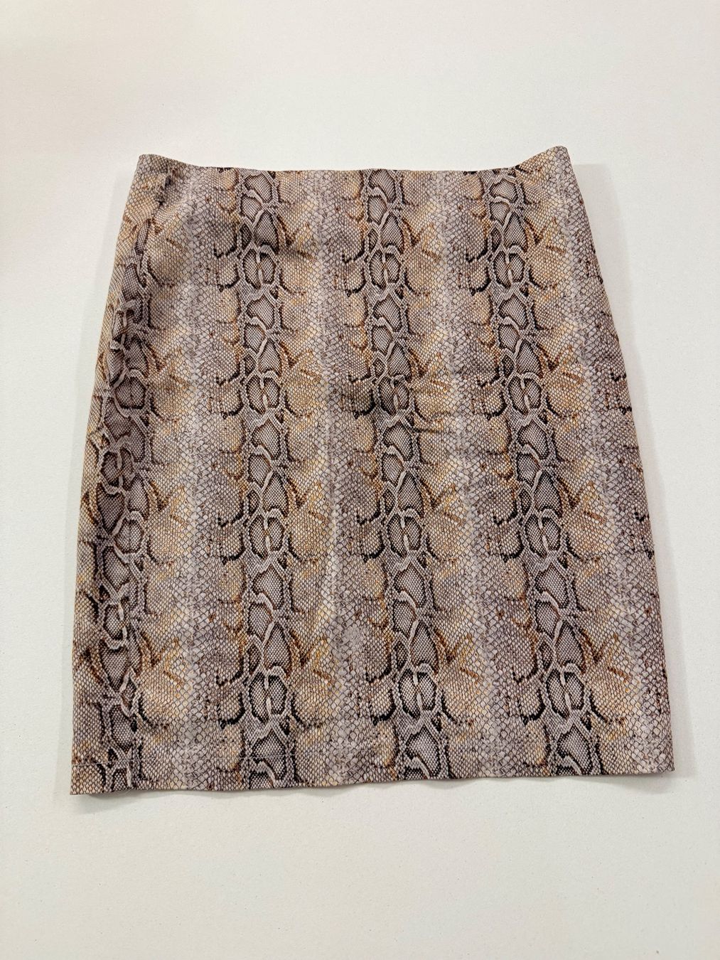 Gonne: Lucy & Co. Minirock, Schlangenmuster, Gr. 38 - Herbst – Usato da Wollerau venduto da falkenauge444