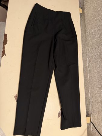 Zara Stoffhose schwarz in der Grösse M guter Zustand