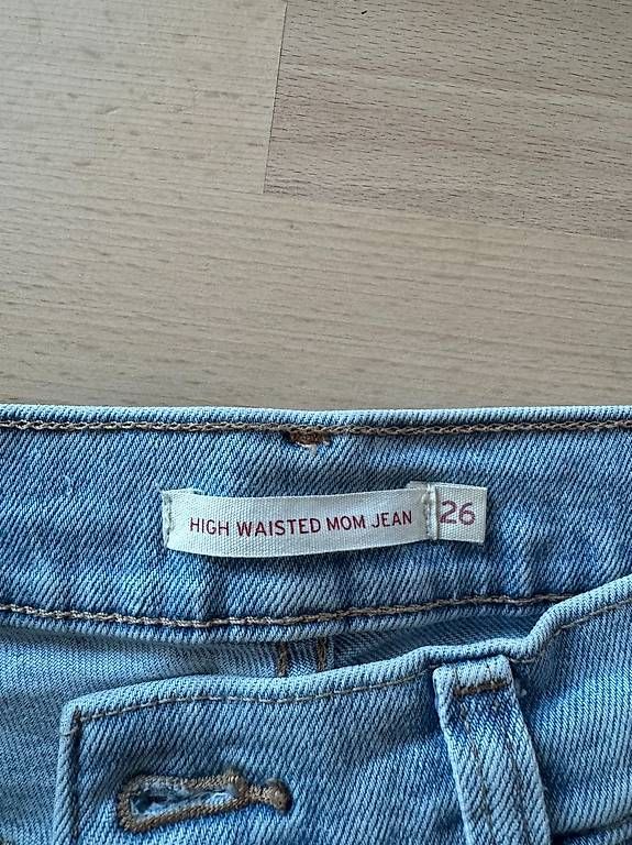 Jeans: LEVI'S Jeans Gr. 26 – Usato da Liestal venduto da Schatzsucher90 2