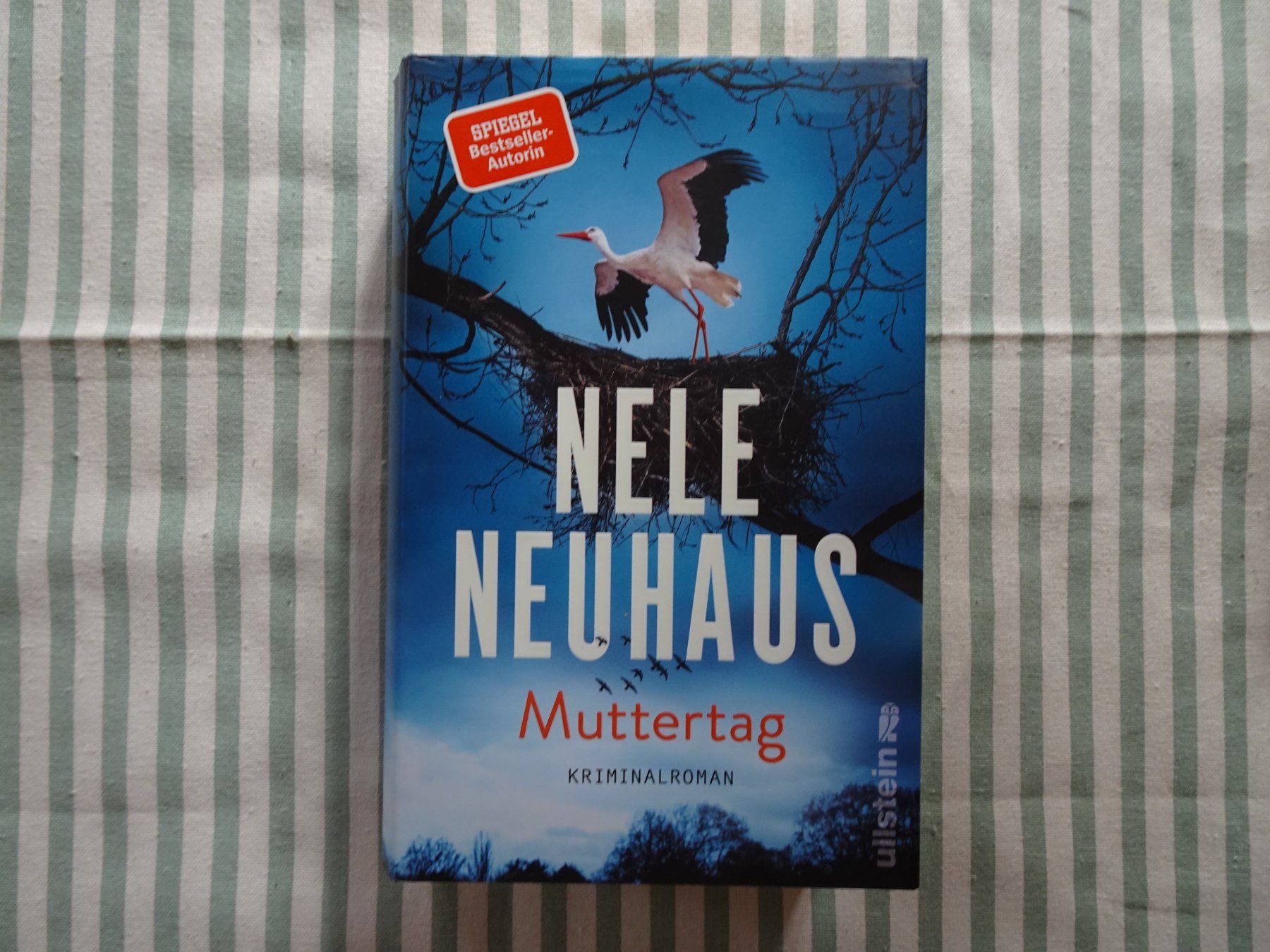 Libri: Nele Neuhaus - Muttertag - Kriminalroman - B192 – Usato da Küssnacht am Rigi venduto da Bookslove-Divers