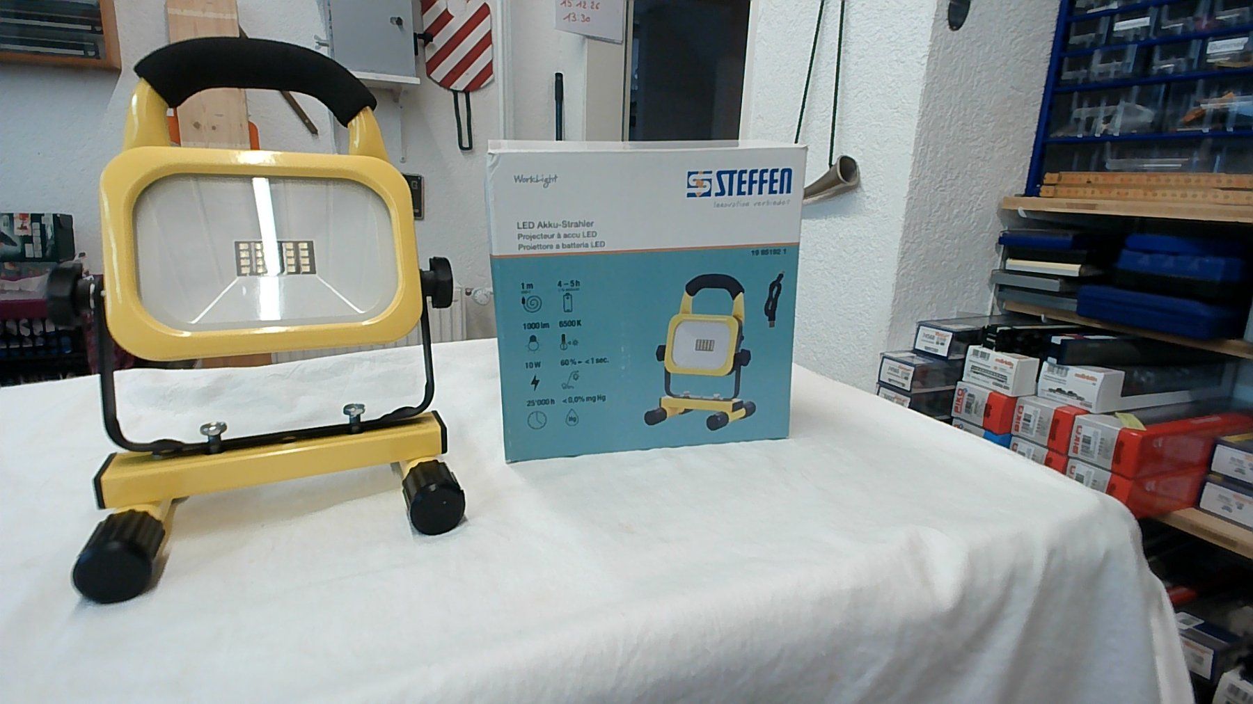 Modelleisenbahnen: Steffen LED Akku Strahler mit Karton – Gebraucht aus Grellingen von Rolf.W57 1