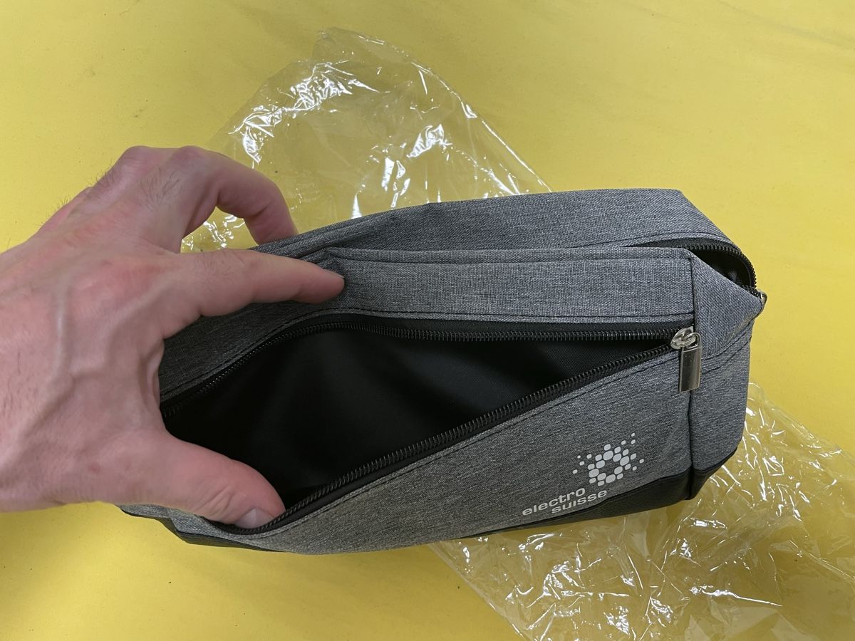 Custodie per cosmetici: Necessaire, neu und ungebraucht! – Nuovo e nell'imballaggio originale da Luzern venduto da predator11 3