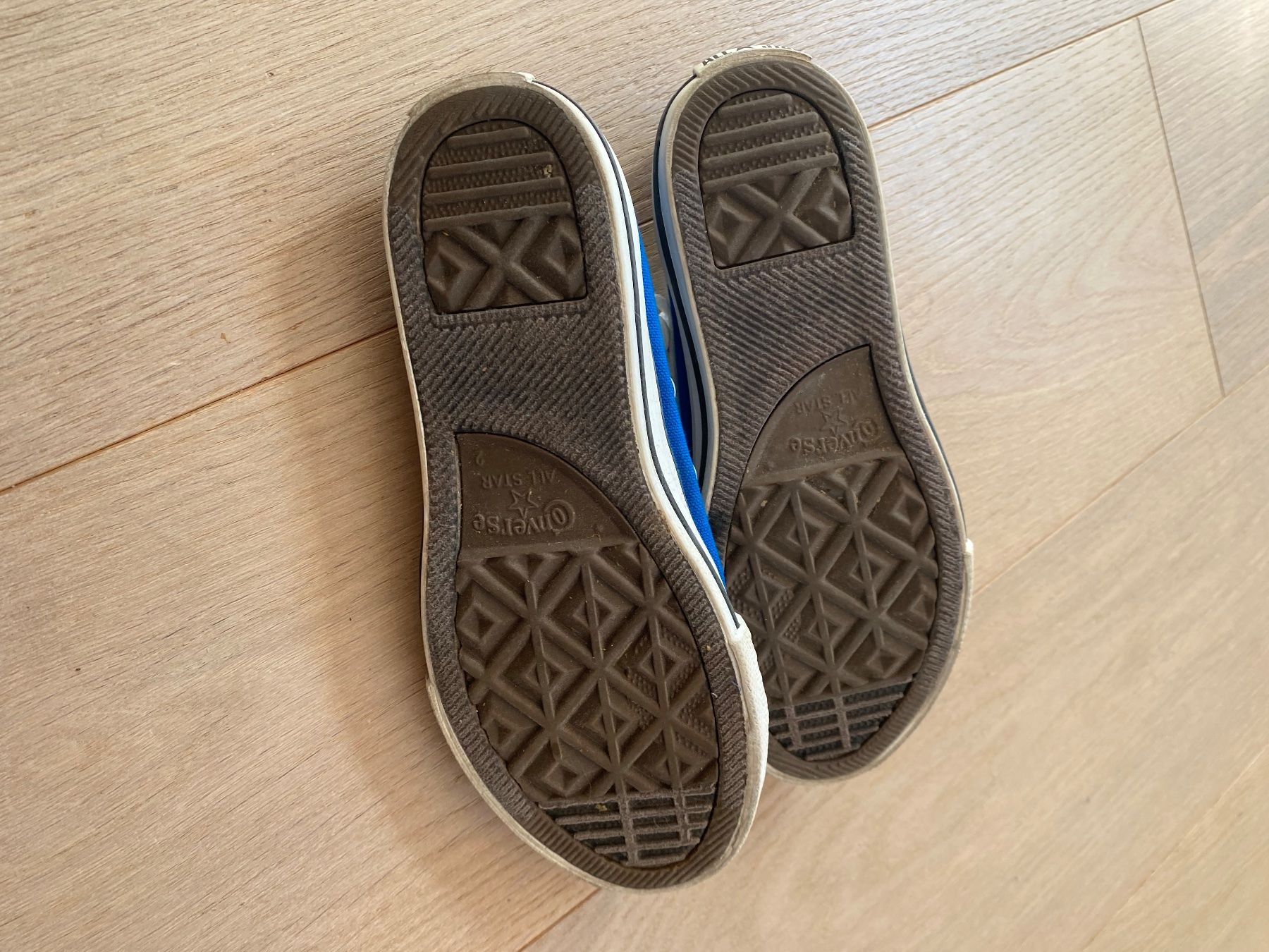 Converse Scarpe per ragazzi: Blaue Converse All Stars, Gr. 33.5 – Usato da Arlesheim venduto da sandysworld 1