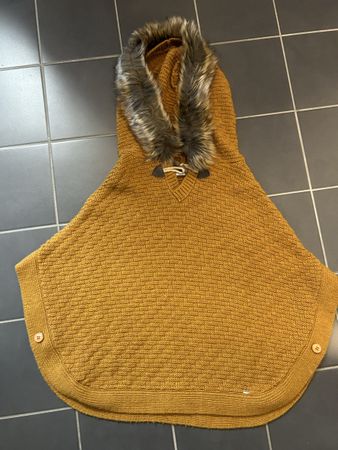 Poncho avec capuche “Tiffosi”