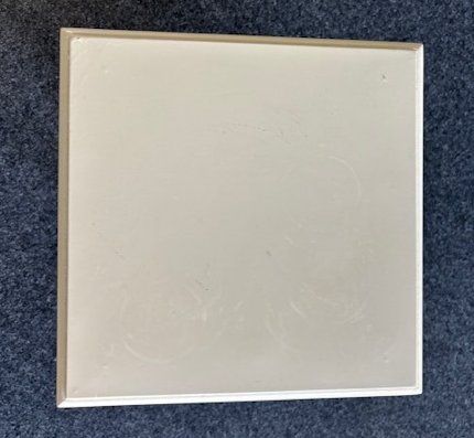 Comodini: Hübsches, kleines, weisses Holzmöbel – Usato da Gretzenbach venduto da kar_82n7 4