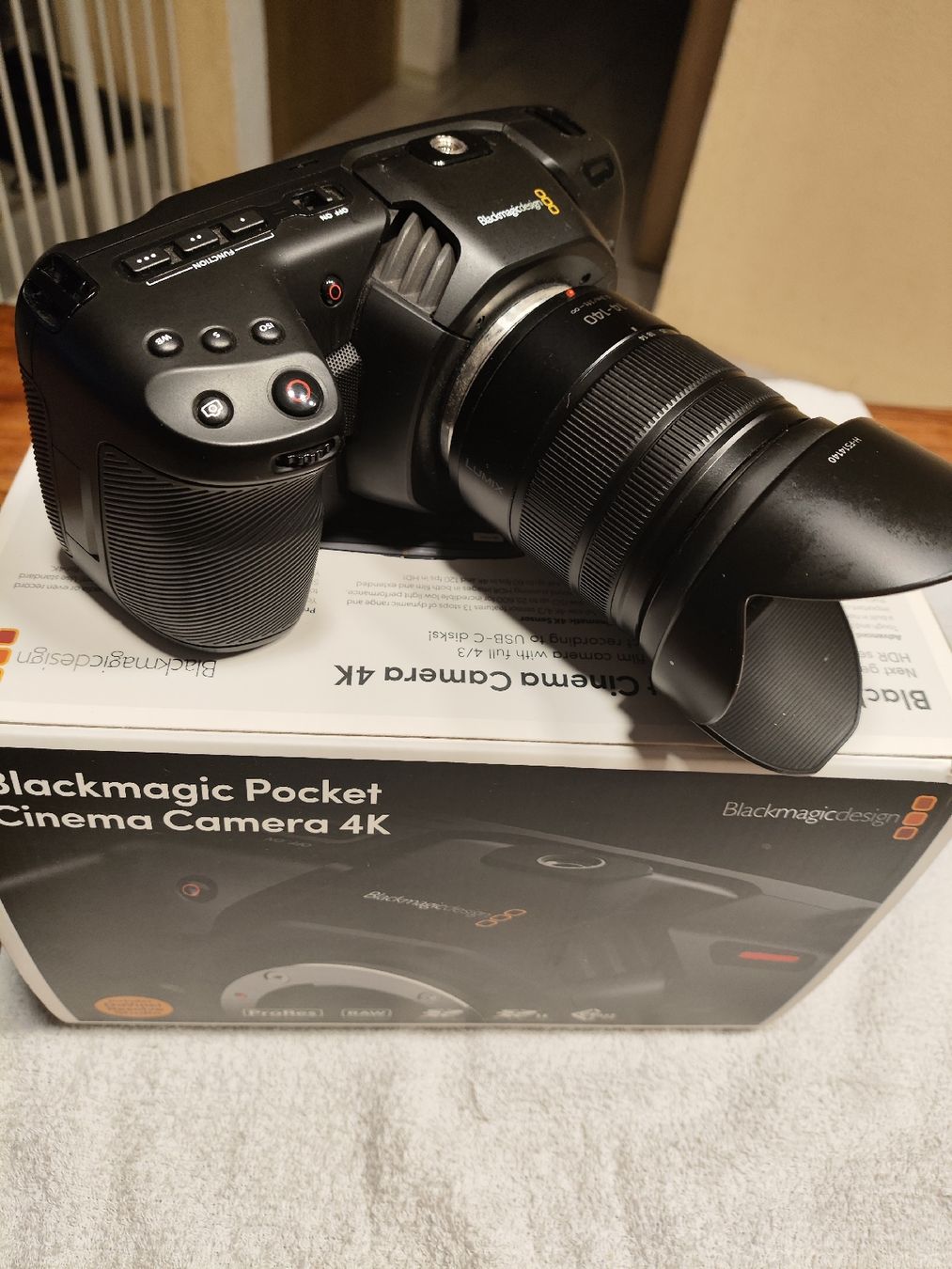 Fotocamera: Blackmagic Pocket Cinema Camera 4K, Panasonic Obje.H-FS14140 – Usato da Buchs AG venduto da Eugrom 1