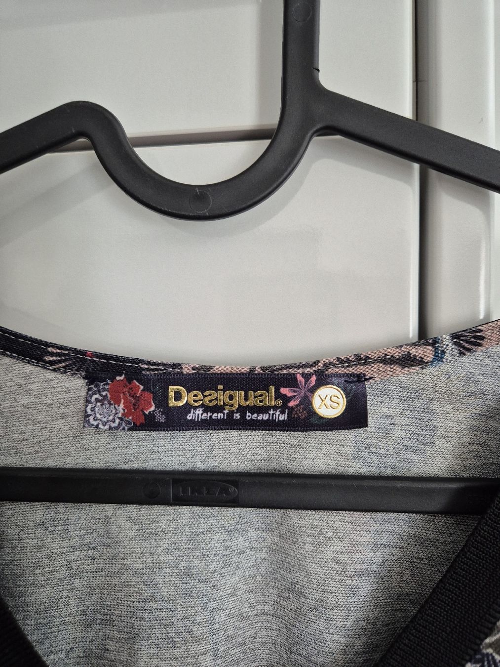Desigual T-shirts: Desigual Tshirt – D'occasion à Lützelflüh-Goldbach par Jungle_Julia 1