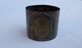 Antiker Serviettenring mit Emblem aus Metall handgemacht